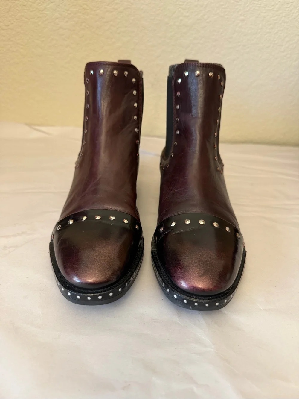 Ateliers burgundy leather